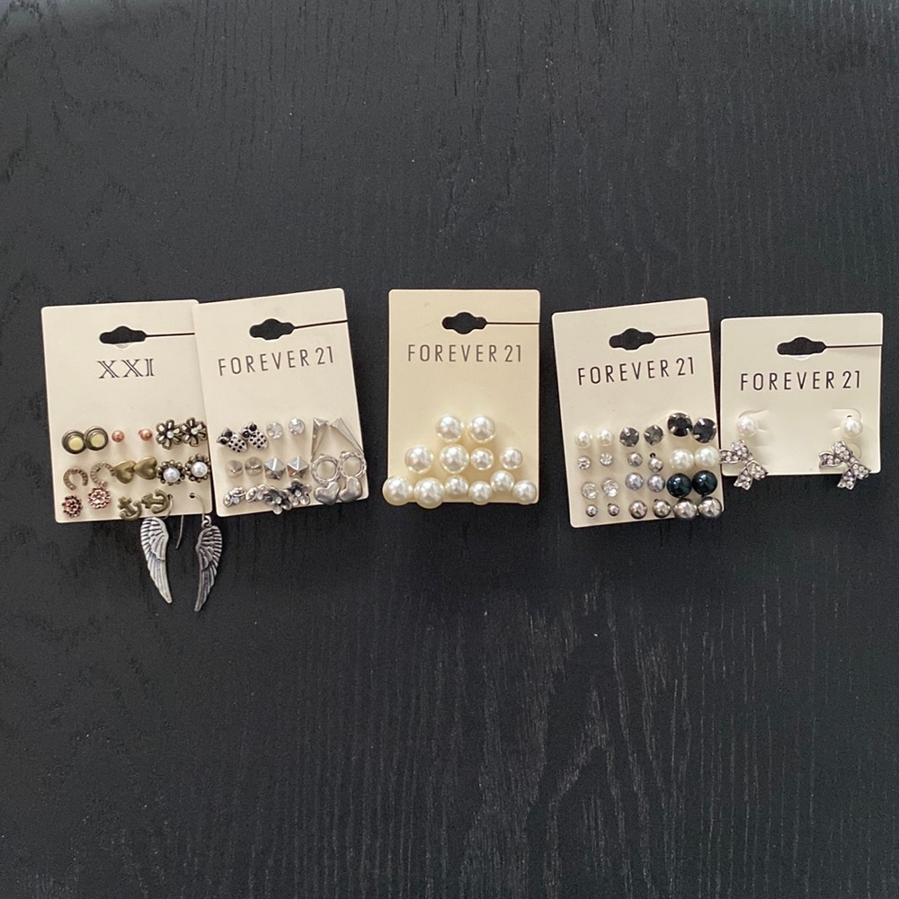 Set of earrings